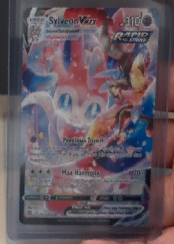 Sylveon VMAX